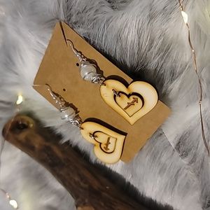 NWOT Handmade Heart With Sagittarius Zodiac Signs Faux Pearls Earring